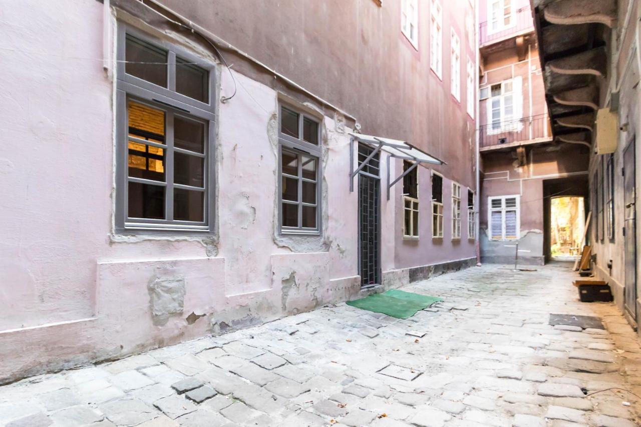 Kiraly Downtown Apartament