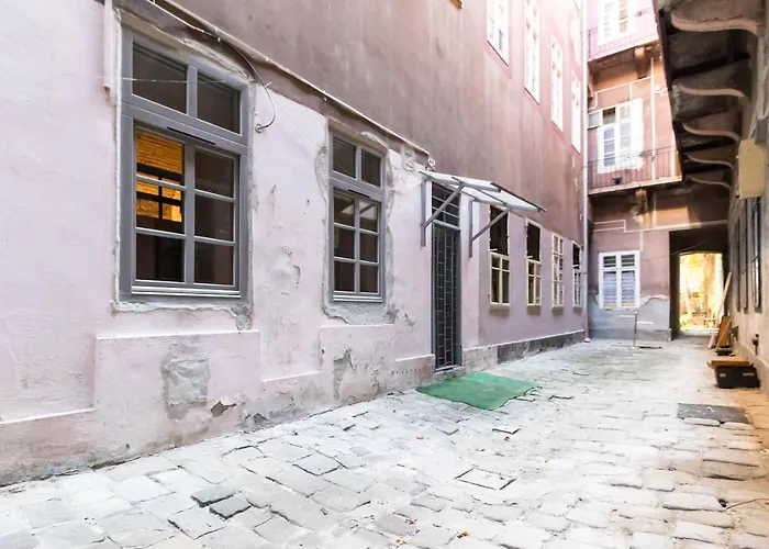 Király Downtown Studio